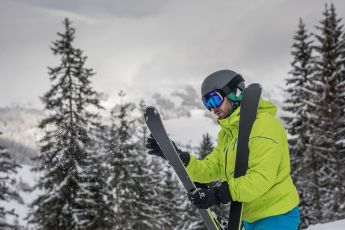 Skifahrer im SalzburgerLand in Dienten