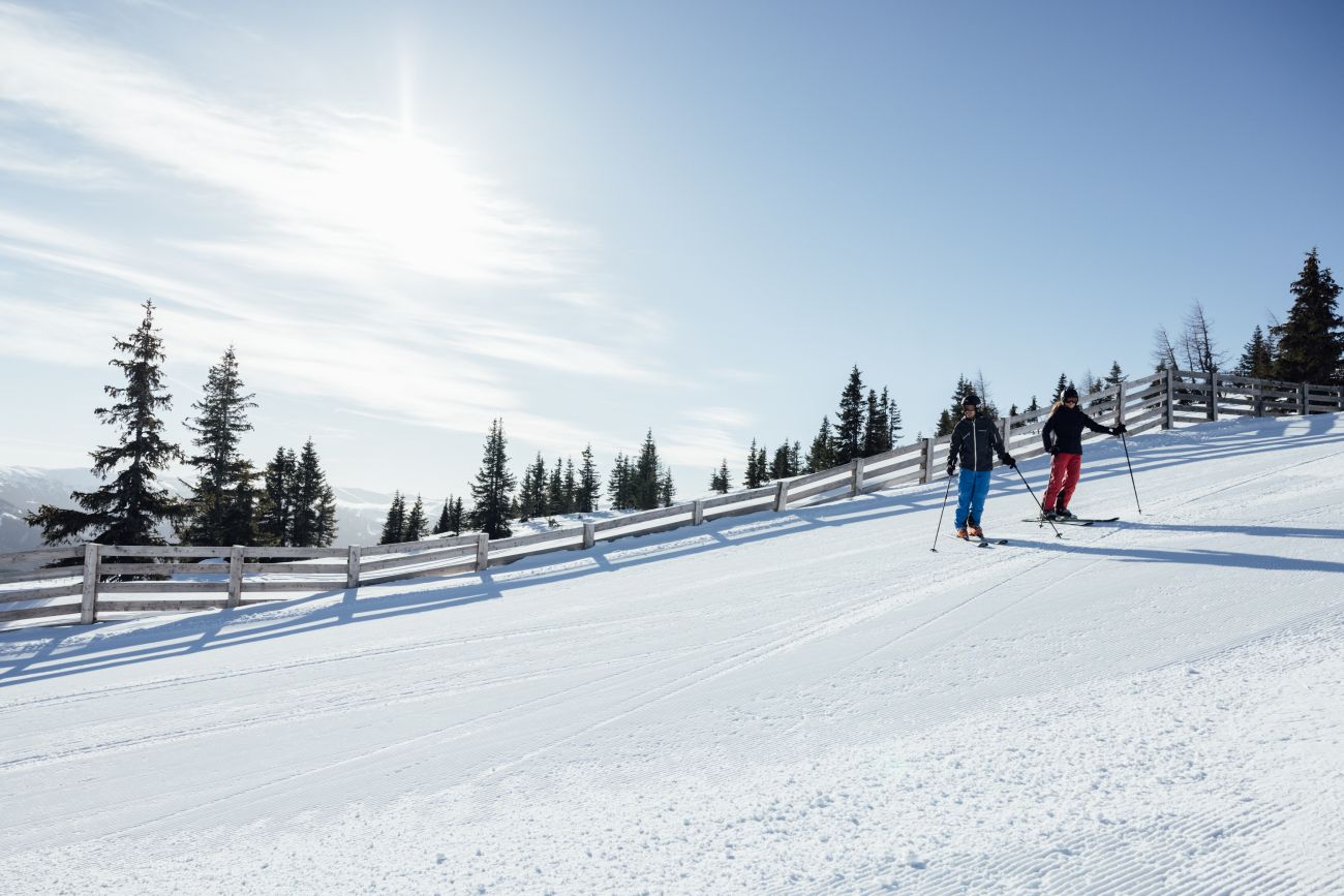 Skifahren bei Sonnenschein am Katschberg